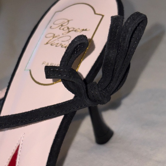 Roger Vivier | "I Love Vivier" Bow Accent Black Suede Mules | Wmns Sz 42 EU - Picture 4 of 10